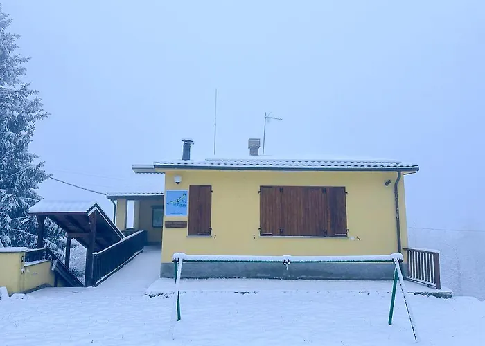 Rifugio Nido Del Biancone Хостел